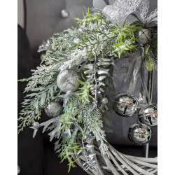 Glamour Christmas srebrny wianek świąteczny z dzwonkami 35cm