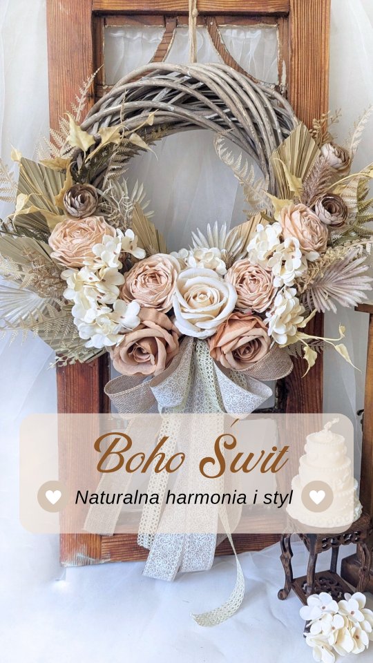 🌿 "Boho Świt" — wianek stworzony z miłości do naturalnej harmonii i subtelnej elegancji.
Idealnie odnajdzie się w przestrzeniach urządzonych w stylu boho, rustykalnym, scandi boho czy naturalnym. 🤍
Delikatna kolorystyka — beże, kremy i złamane biele — wprowadza do wnętrz spokój, ciepło i lekkość.

Zawieś go na drzwiach, nad łóżkiem, w salonie lub w przestrzeni do pracy — wszędzie tam, gdzie chcesz poczuć więcej natury i pozytywnej energii. 

✨ Stwórz swoją własną oazę spokoju i przytulności z "Boho Świtem"! ✨

🌿 Zamówienia przez DM | Więcej info w bio!

#bohostyle #bohodecor #scandiboho #rustykalnewnętrza #naturaldecor #wianekboho #wnętrzazduszą #handmadewreath #WianekNaDrzwi #wianki #wreaths #kränze #prezentdlamamy
