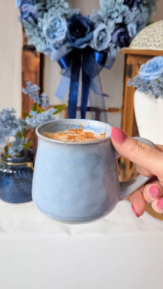 Dzień dobry w piątek 🙂
Witam się z Wami poranną kawą w otoczeniu BLUE 🩵
Niech to będzie dobry dzień i początek pięknego weekendu 💙

A wianek w tej kolorystyce jest cały czas dostępny na zamówienie:
❇️ Średnica ok. 35cm
❇️ Cena 179zł

Chcesz zamówić? Napisz do mnie 📩 

#wianki #dekoracjedomu #wianeknadrzwi #wystrojwnetrz #wreaths #prezentdlamamy #kränze #bluewreath #blumenkranz #niebieskiedodatki #wiankinadrzwi #dzieńmatki #dzienmamy #kranz #wystrojwnętrz #DekoracjaWnętrz #DekoracjaDoDomu