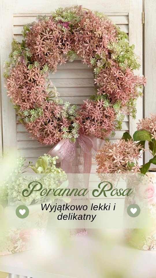 Dzień dobry 🙂 
Pracujecie dziś, czy macie wolne i cieszycie się majówką?
Ja pracuję ale czuję się wypoczęta po wczorajszym wolnym.

To jest ten wianek, którego ocenę pokazywałam wczoraj. Jest już w swoim nowym domku w Niemczech, a jego właścicielka jest nim zachwycona 🤍

Jeśli też chciałabyś taki właśnie delikatny wianek to napisz, mogę jeszcze jeden taki wykonać, bo mam jeszcze te kwiaty 🌸

❇️ Średnica ok. 35cm
❇️ Cena 159zł

#WianekNaDrzwi #dekoracjedomu #dodatkidodomu #wreaths #prezentdlamamy #prezentdlaniej #rozowedodatki #shabbyhouse #wianki #wiankinadrzwi #kränze #kranz #doorwreath #ozdobadomu #DekoracjaWnętrz