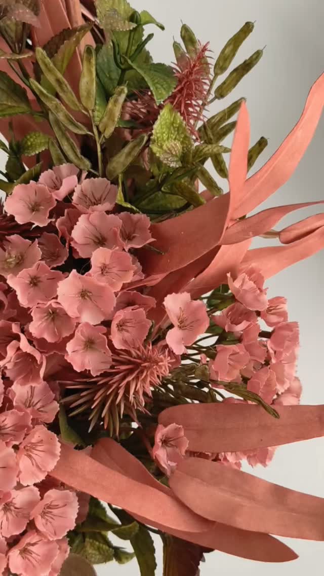 Detale ❤️
Wianek uniwersalny, całoroczny, z lekko jesienną nutą 

❇️ Wianek dostępny od ręki 
❇️ Średnica ok. 40cm
❇️ Cena 189zł
❇️ Wysyłka do paczkomatu 15zł lub kurierem 19zł 

#wianki #wianeknadrzwi #dekoracjedomu #dodatkidodomu #jesiennywianek