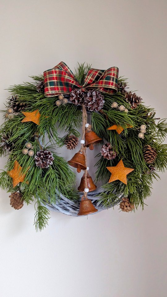 Jeśli nie pomyślałaś wcześniej o zamówieniu wianka świątecznego - nic się nie stało, mam dla Ciebie kilka propozycji dostępnych od ręki ✨
Śledź moje stories, będę tam publikować te wianki, które mogę wysłać nawet dziś 🌲

▪️ Wianek świąteczny dostępny od ręki 
▪️ Średnica ok 35cm 
▪️ Cena 149zł
▪️ Wysyłka do paczkomatu: 15zł lub kurierem 19zł

#swiatecznedekoracje #wianekświąteczny #wiankiświąteczne