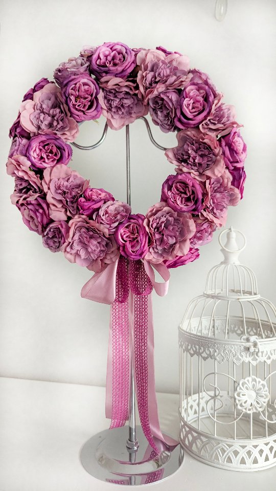 Energetyczne mocne kolory - Różana Fantazja 🌸🩷🌸 Wianek dla tych, którzy kochają soczyste żywe barwy.

🌸 Średnica wianka ok. 35cm
🌸 Cena 199zł

#wianeknadrzwi #wianki #rozowedodatki #wiosennywianek #wystrojwnetrz