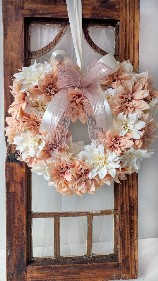 Wianek serce 🤍
Dawno takiego nie robiłam, więc ucieszyło mnie to zamówienie.
Taki wianek to świetny pomysł na prezent dla kogoś bliskiego - na Dzień Babci już niestety za późno ale...
zapisz sobie ten post ✅
Przyda się gdy będziesz szukać pomysłu na przykład na Dzień Matki albo gdy będą się zbliżać urodziny Twojej przyjaciółki ❤️

❇️ Wymiary wianka ok. 30x30cm
❇️ Cena 179zł
❇️ Wysyłka do paczkomatu 15zł lub kurierem 19zł 

Możesz też zamówić taki wianek w pudełku prezentowyn - polecam 🙂

#prezenty #pomysłnaprezent #dlamamy #prezentdlakobiety #wianki