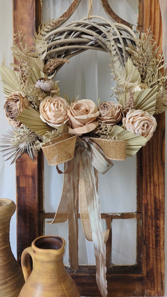 Drugi wzór wianka zamówiony w tym roku - ponadczasowy styl boho 🤎

❇️ Średnica wianka ok. 35-40cm
❇️ Cena 199zł
❇️ Termin realizacji ok. 3dni
❇️ Wysyłka do paczkomatu 15zł lub kurierem 19zł

#stylboho #wianekboho #bohownętrza #wianki #wianeknadrzwi