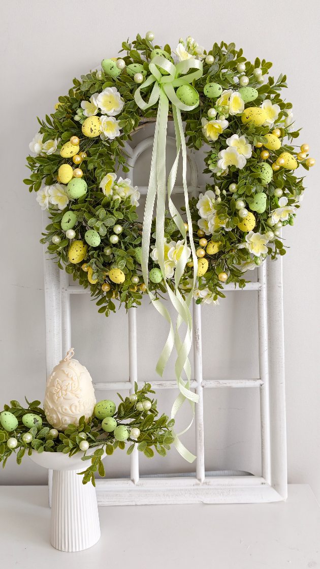 Wianek Wielkanocny dostępny od ręki ❇️🐣❇️

❇️ Średnica ok 35cm 
❇️ Cena 189zł
❇️ Wysyłka do paczkomatu 15zł lub kurierem 19zł 

A jeśli szukasz też innych dekoracji Wielkanocnych to koniecznie zajrzyj do @rilassanti_candles
znajdziesz tam wiele wzorów pięknych świec w kształcie zdobionych jajek, takich jak to które widzisz w mojej rolce.

#wielkanocneozdoby #wianekwielkanocny #dekoracjewielkanocne🐣🐥🐣 #ozdobywielkanocne #wianki