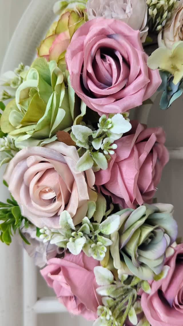 Zaczynamy piękny weekend, życzę Wam, żeby był tak kolorowy jak ten wianek 🌸💚🌸

#wianki #dekoracjedomu #wianeknadrzwi #dodatkidodomu #wystrojwnetrz #wreaths #prezentdlamamy #kränze #kranz #dodatkidownętrz #wystrojwnętrz #aranżacjadomu #pastelowelove #DekoracjaWnętrz #letniwianek #wianekletni🌺