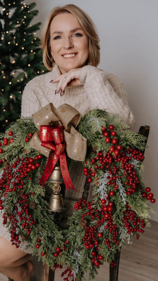 Kochani tego wianka mogę zrobić tylko 5szt jeszcze, na kolejne może nie być już materiałów.
Jeśli to jest ten, który chcesz zamówić to zrób to teraz, bo potem może być niedostępny.
▪️ Wymiary ok 50x55cm 
▪️ Cena 239zł
▪️ Wysyłka kurierem 19zł 

 #swiatecznywianek #wiankiświąteczne #dekoracjeswiateczne